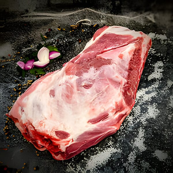 S Hals wie gewachsen ohne Speck – frisch vom Metzger